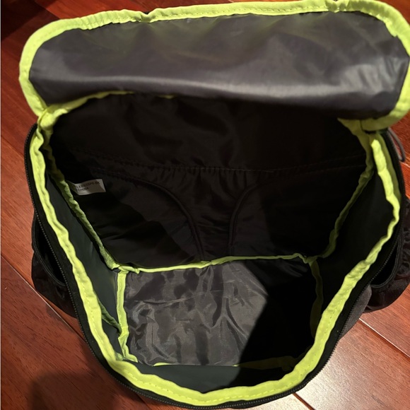 Louisville slugger youth baseball bag. - Picture 4 of 4